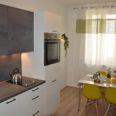 Apartment Cosy Aura 3, 100m From Amphitheater *
